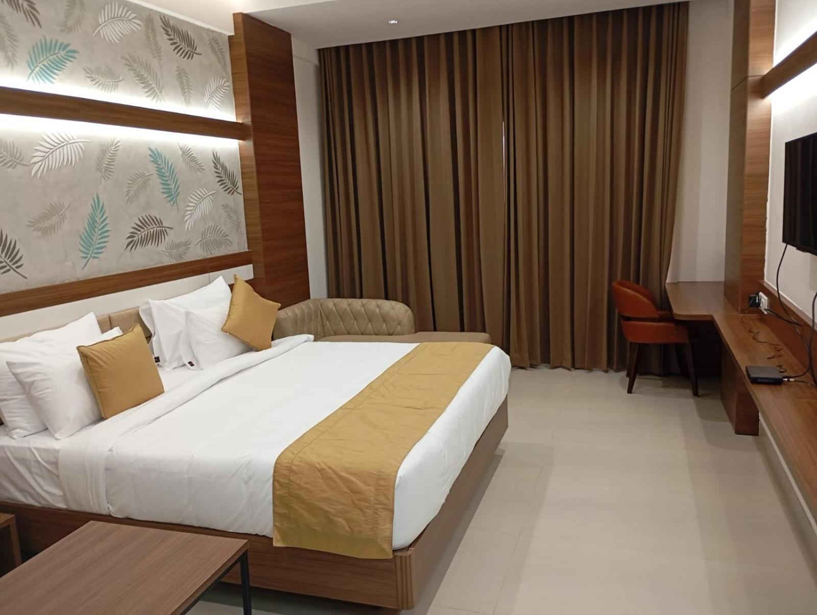 Highland Hotel Bengaluru Zewnętrze zdjęcie
