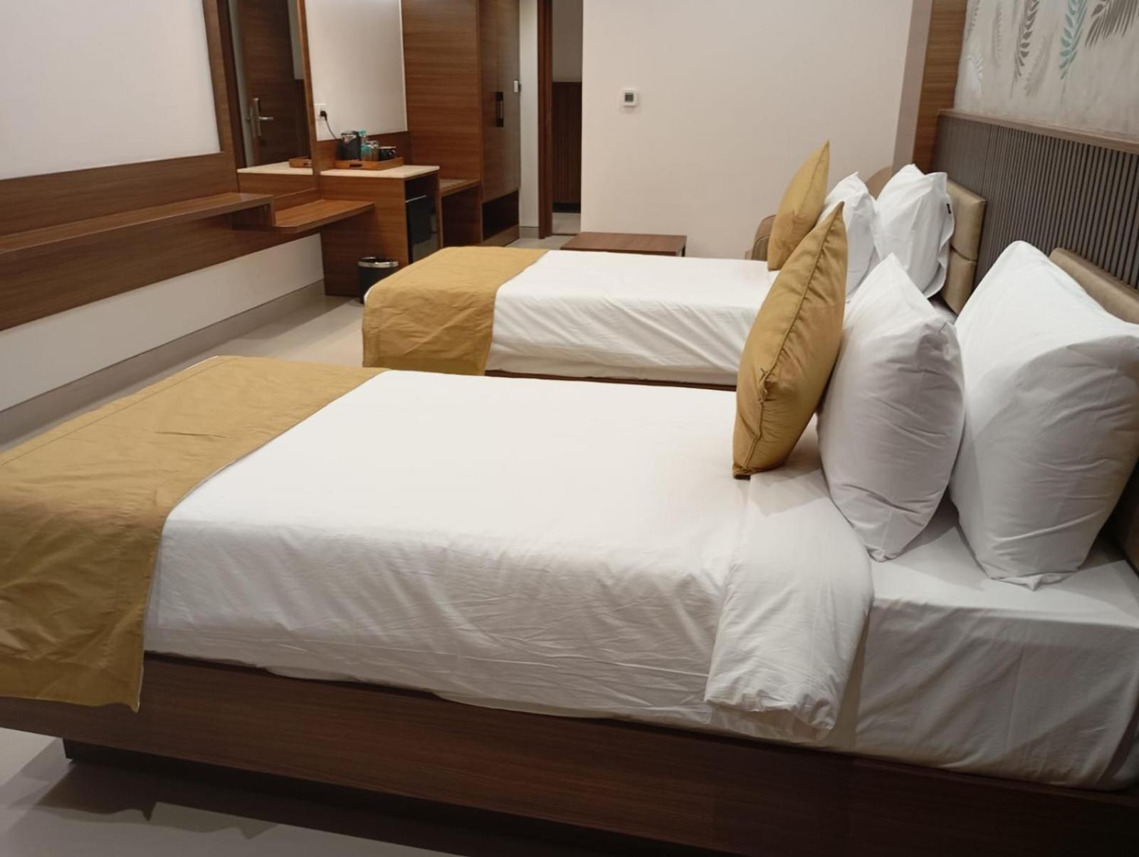 Highland Hotel Bengaluru Zewnętrze zdjęcie