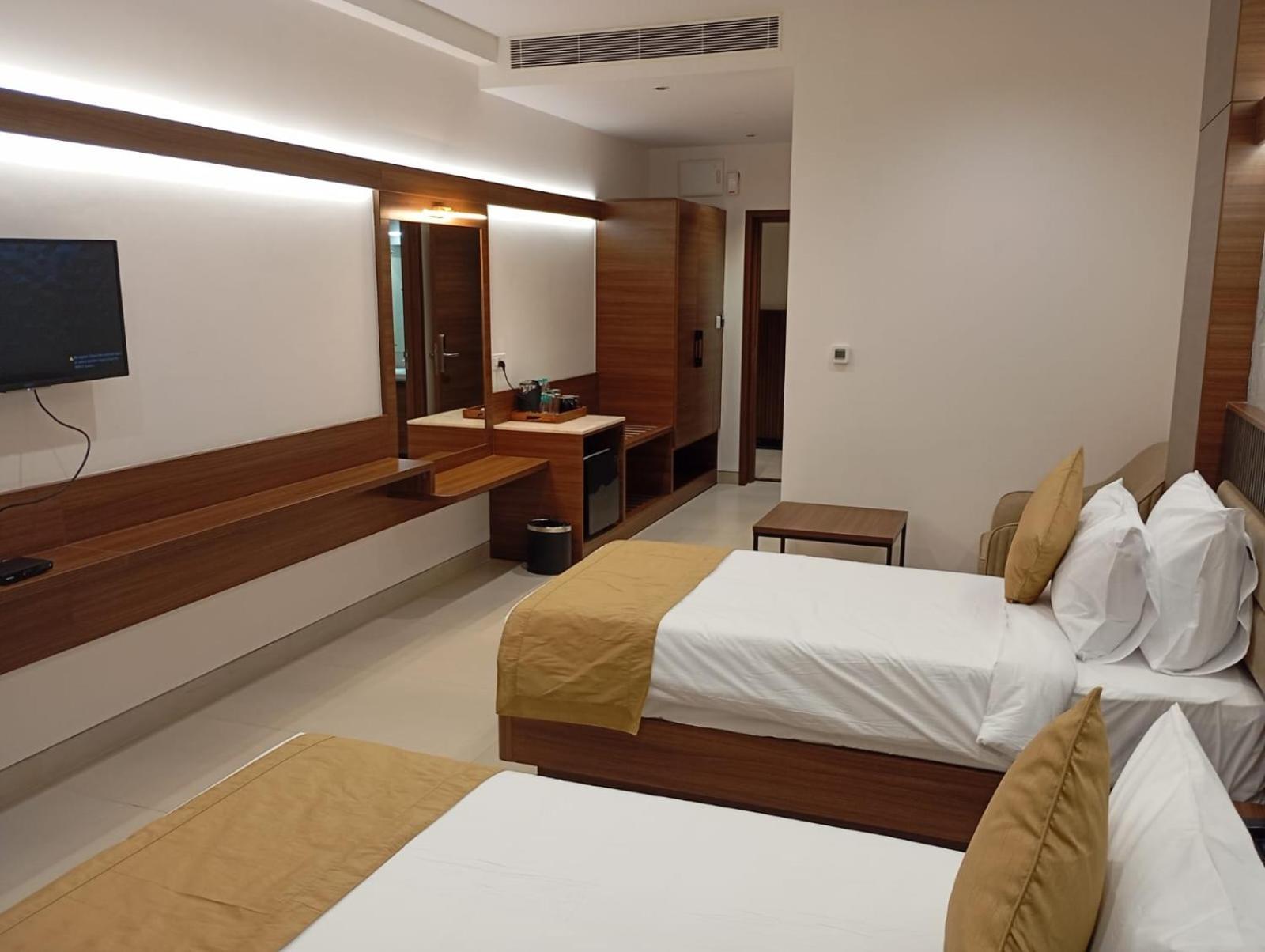 Highland Hotel Bengaluru Zewnętrze zdjęcie