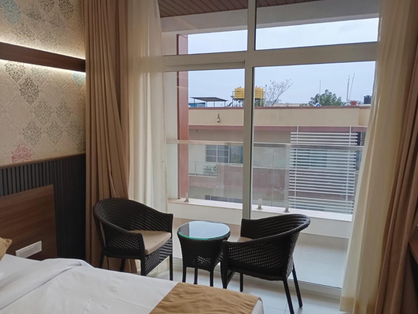 Highland Hotel Bengaluru Zewnętrze zdjęcie