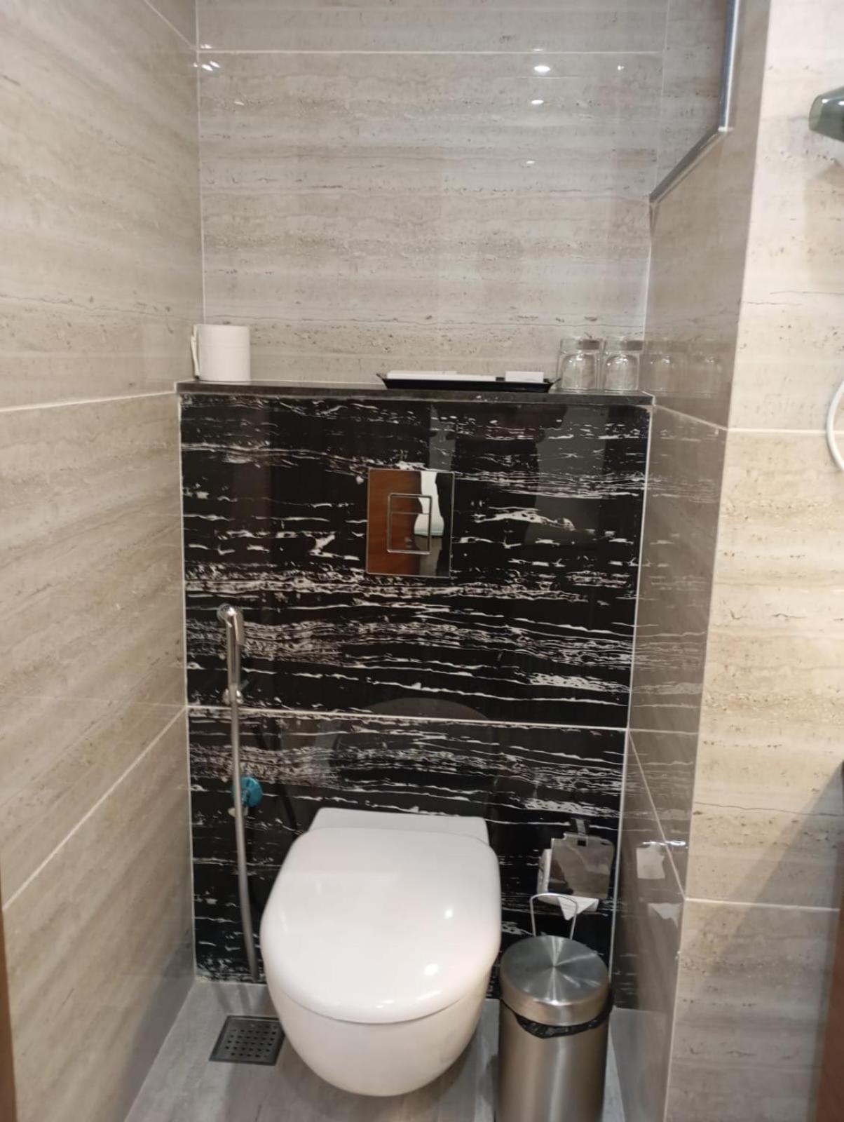 Highland Hotel Bengaluru Zewnętrze zdjęcie